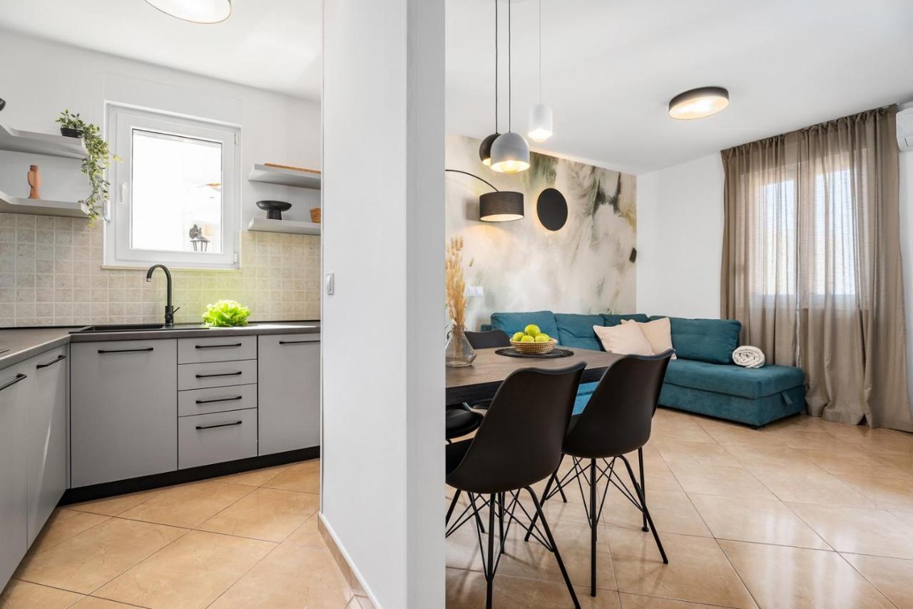 Villa Lux Promajna Extérieur photo